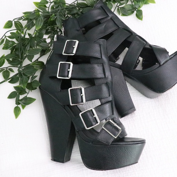 Steve Madden Shoes - Steve Madden Egnite Black Buckle Platform Heels